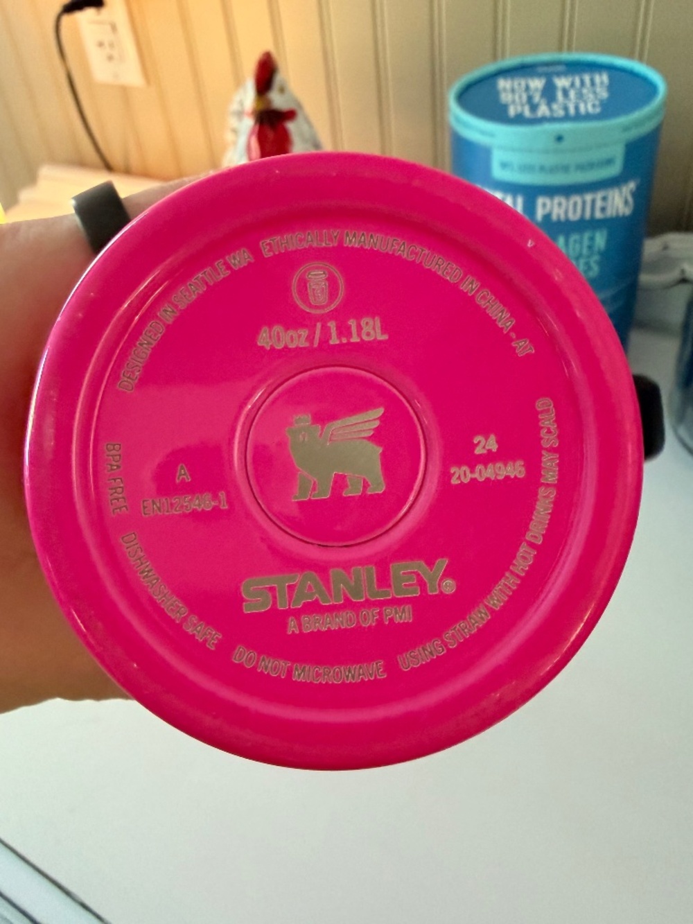 40oz Hot Pink Stanley - Picture 3 of 3
